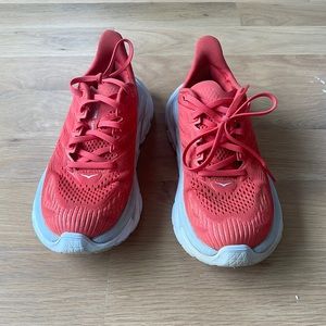 Hoka One One Clifton